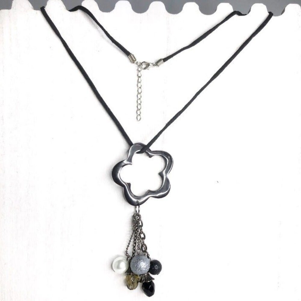 Open Flower Dangle Pendant Necklace